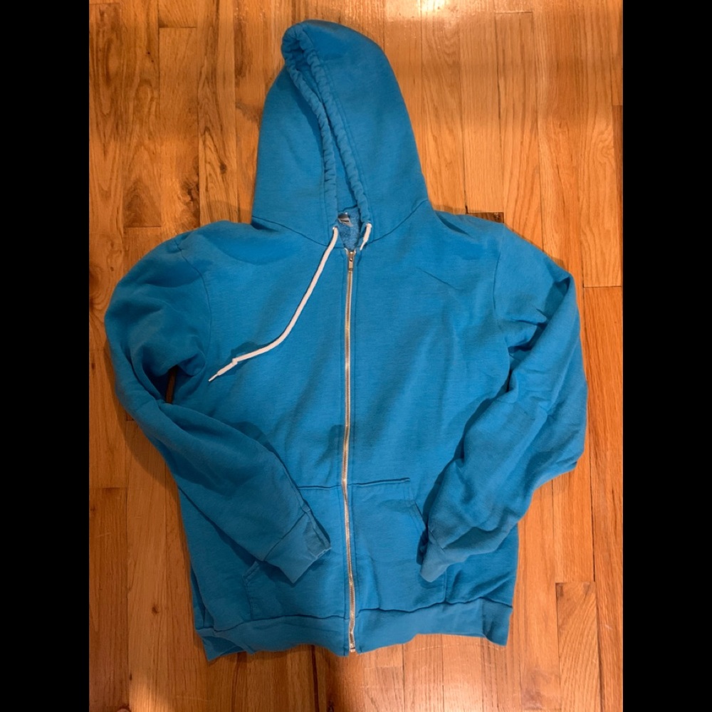 Cozy American Appare sweatshirt!